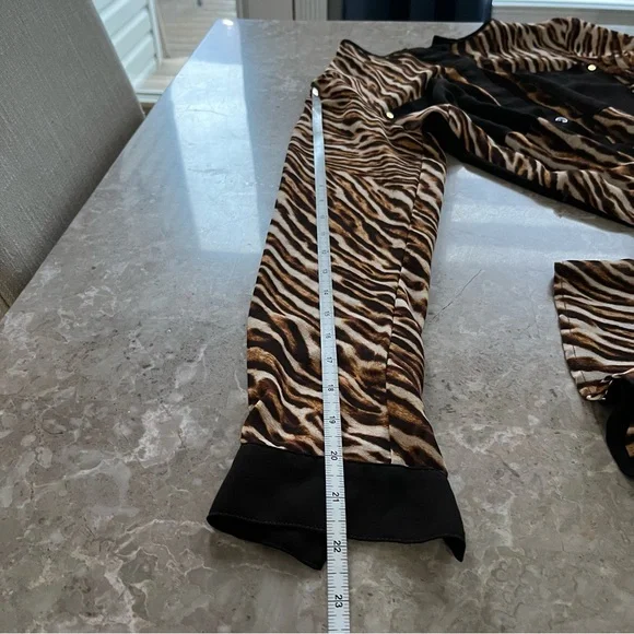 Brown and black long sleeve button up - Picture 4 of 11